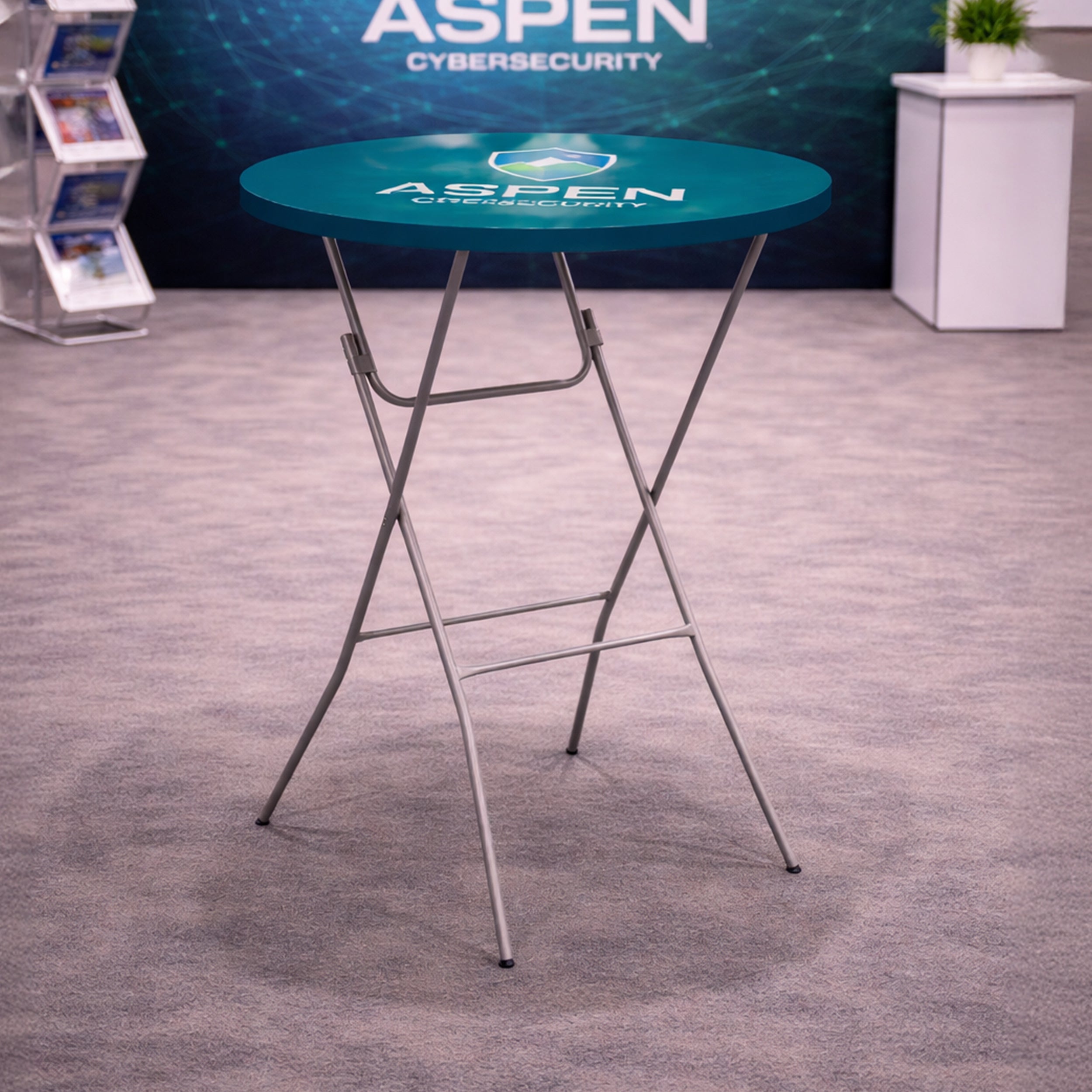 505_Round Table Toppers Lifestyle Image