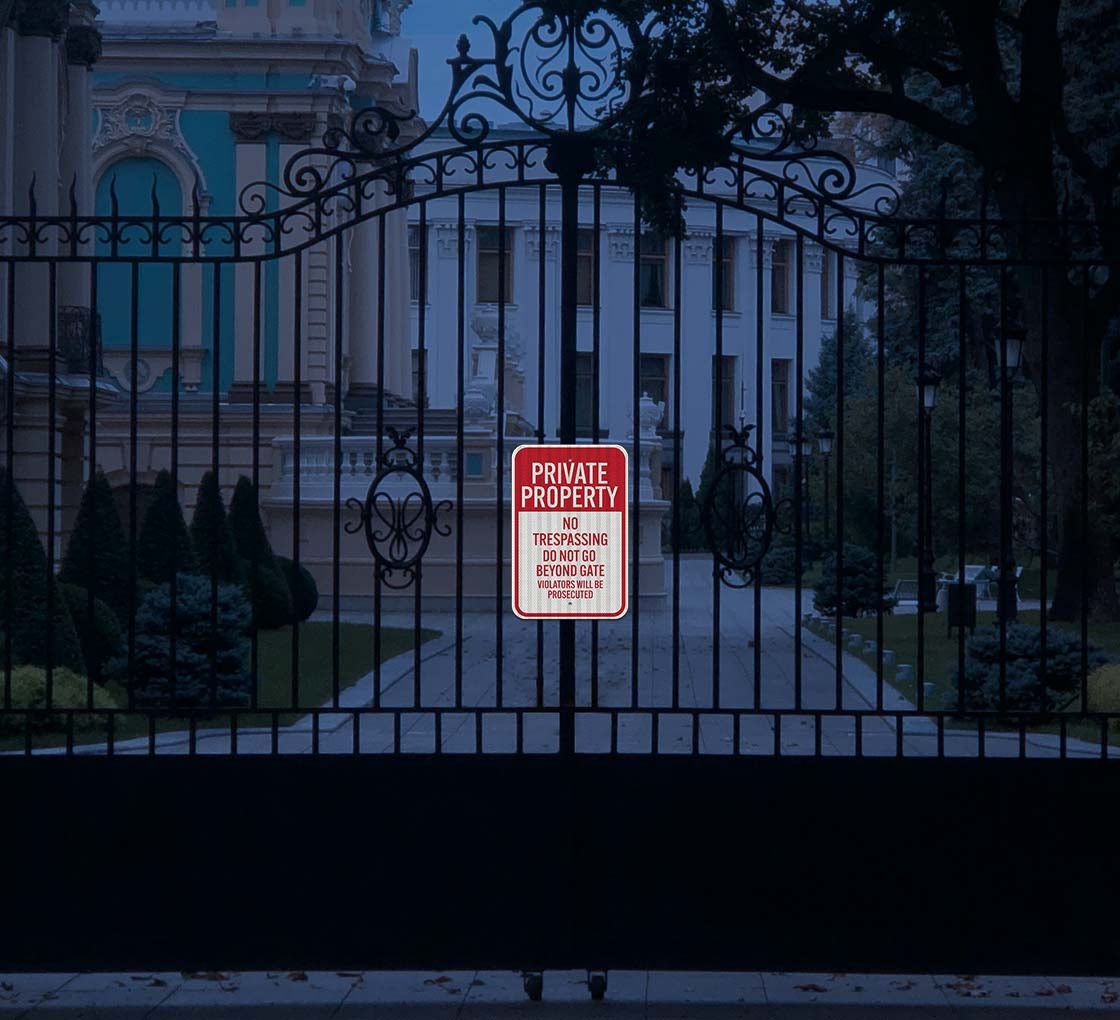 Do Not Go Beyond Gate Aluminum Sign (HIP Reflective)