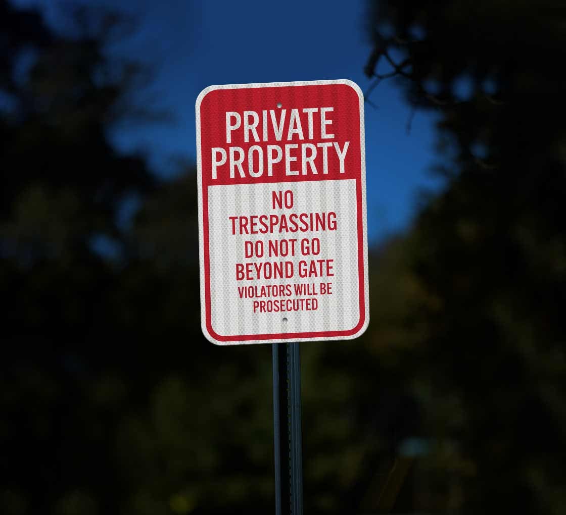Do Not Go Beyond Gate Aluminum Sign (HIP Reflective)