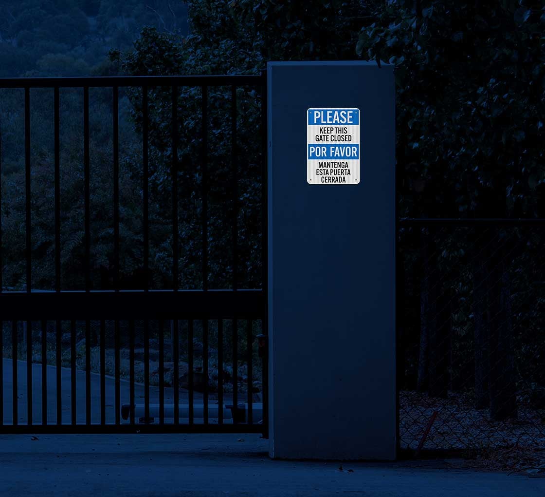 Bilingual Keep This Gate Closed Aluminum Sign (EGR Reflective)