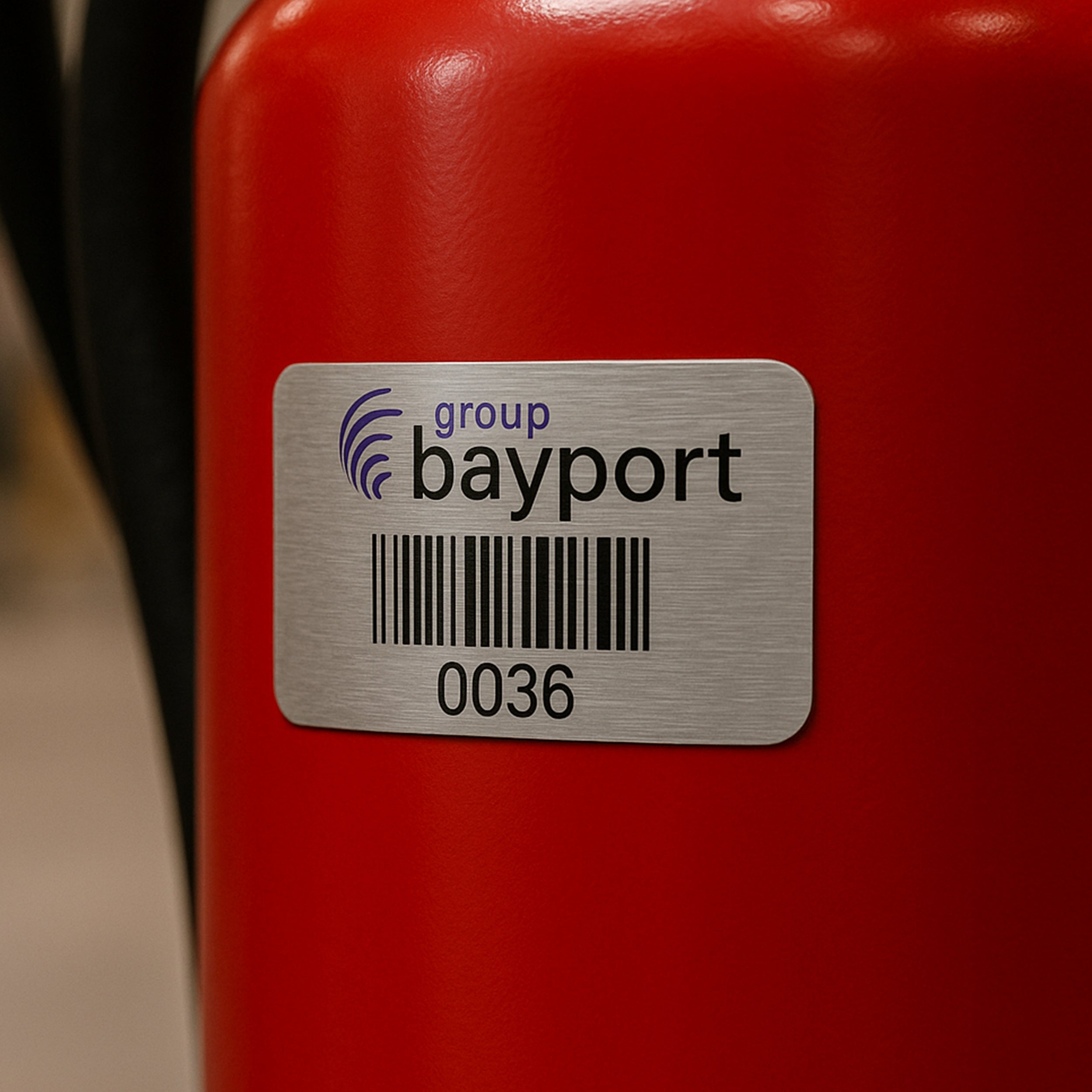 Metal Asset Labels Aluminum flexicurve Lifestyle BBASSETTAG12_1_UK_ni.jpg